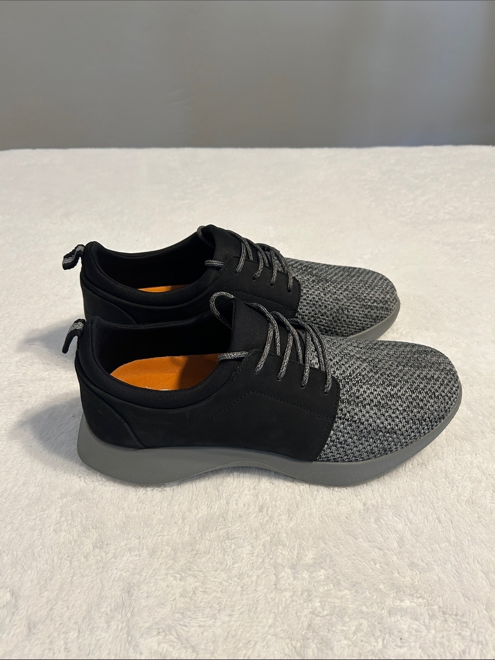 Thomas & Vine Hadden  Men's Casual Sneakers Knit Lace-Up Shoes in Gray/ Black. - Picture 2 of 11